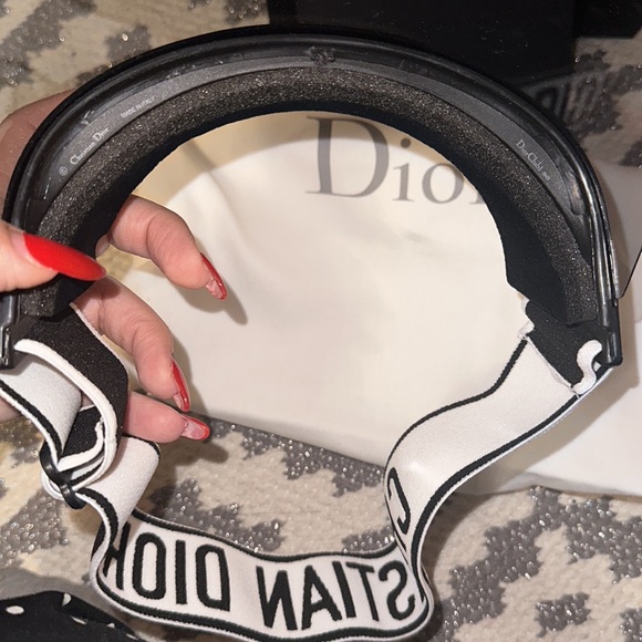 Dior Womens Club 1 Sun Visor J'ADIOR Logo Adjustable Black grey - Picture 6 of 7